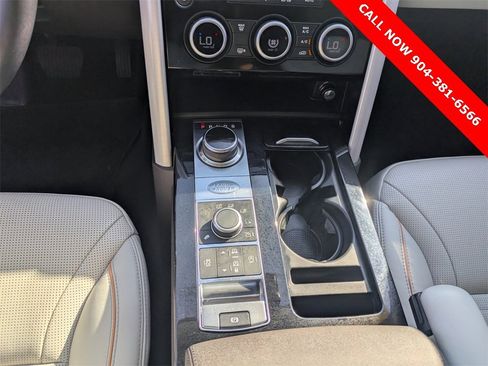 Used 2019 Land Rover Discovery HSE image 12