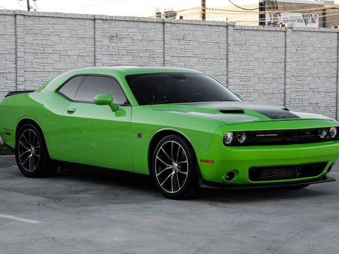 Used 2015 Dodge Challenger R/T Scat Pack w/ Leather Interior Group image 7