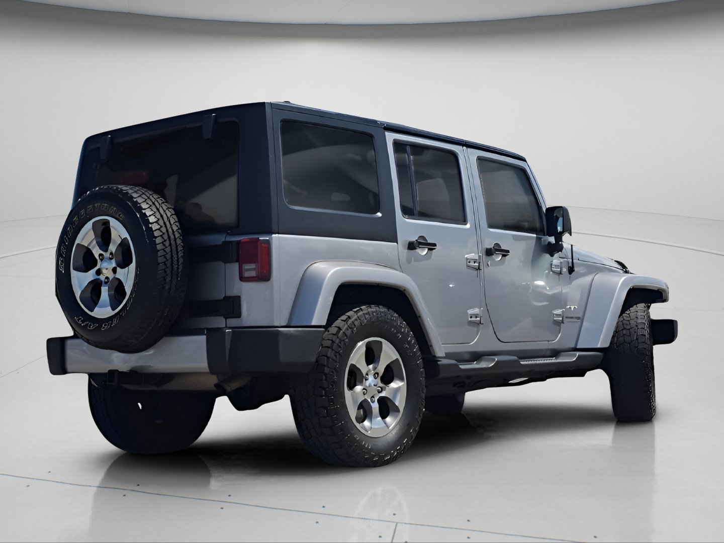Used 2018 Jeep Wrangler Unlimited Sahara AWD/4WD image 21