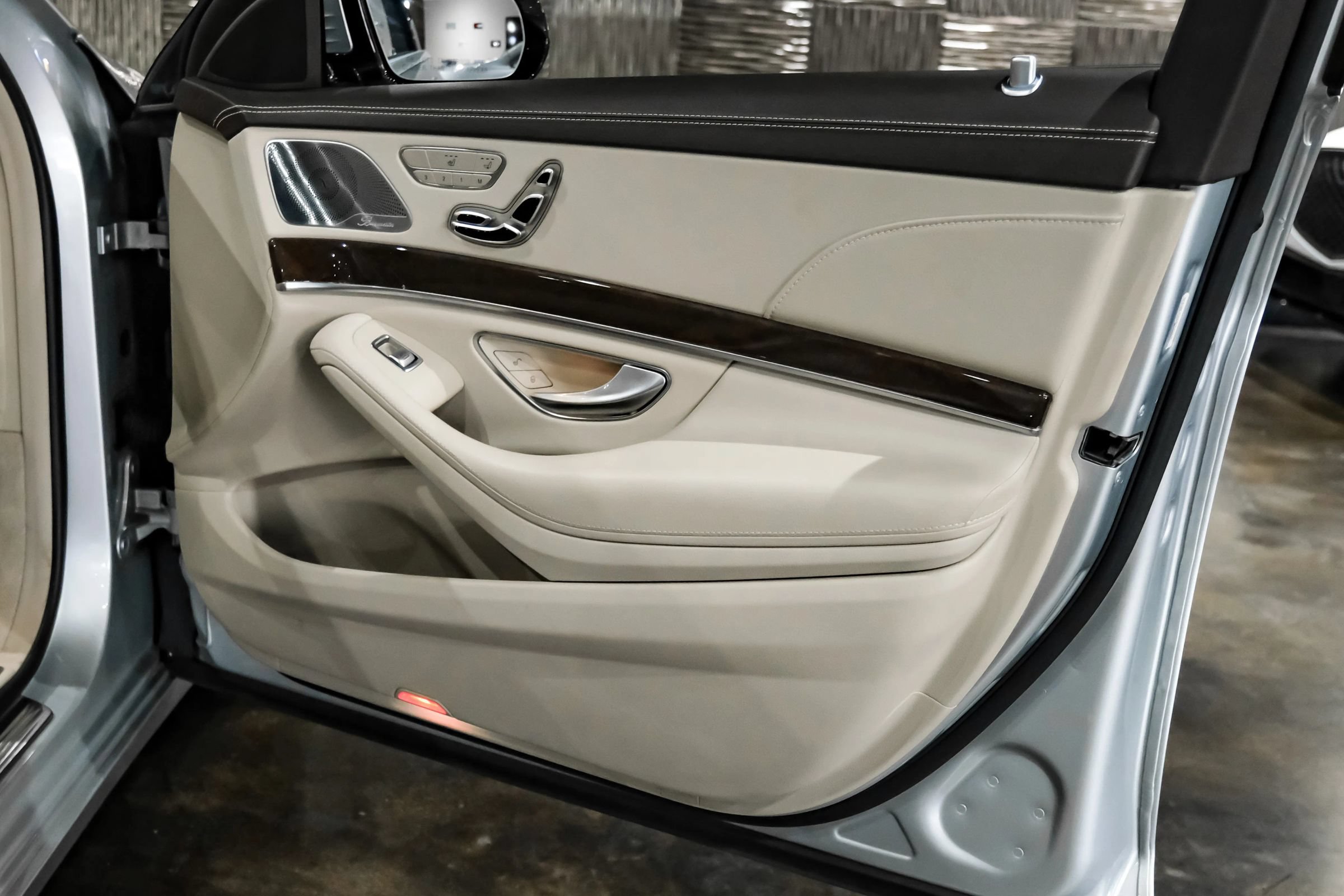 Used 2019 Mercedes-Benz S 450 Sedan image 41