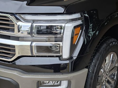 Used 2025 Ford F150 King Ranch w/ FX4 Off-Road Package AWD/4WD image 8