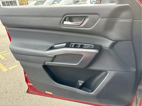 Used 2022 Nissan Pathfinder SL image 23