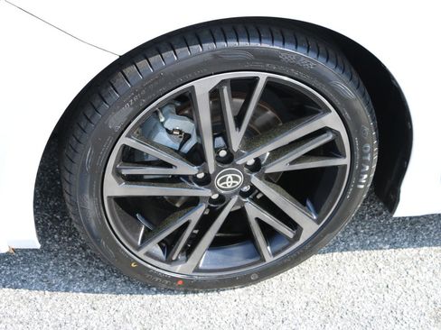 Used 2025 Toyota Camry XSE image 14