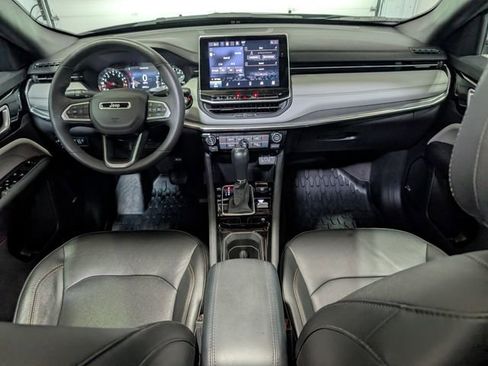 Used 2023 Jeep Compass Limited w/ Sun and Sound Group AWD/4WD image 12