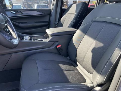 New 2025 Jeep Grand Cherokee Laredo X w/ Luxury Tech Group I image 24