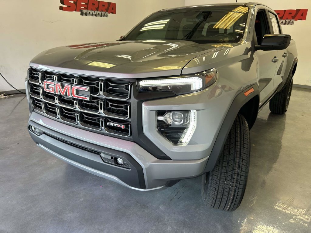 Used 2023 GMC Canyon AT4 w/ AT4 Premium Package AWD/4WD image 6