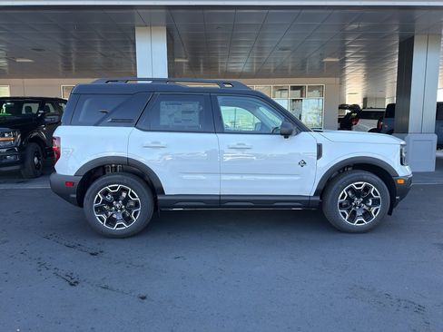 New 2025 Ford Bronco Sport Outer Banks w/ Outer Banks Tech Package+ image 11