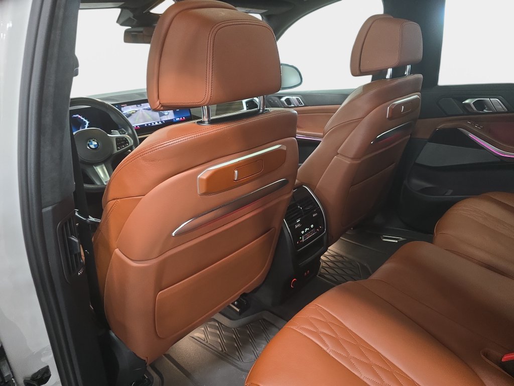 Certified 2024 BMW X7 xDrive40i w/ Executive Package AWD/4WD image 9