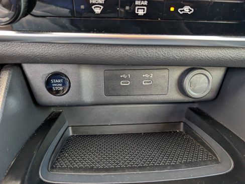 Used 2024 Nissan Rogue S AWD/4WD image 19