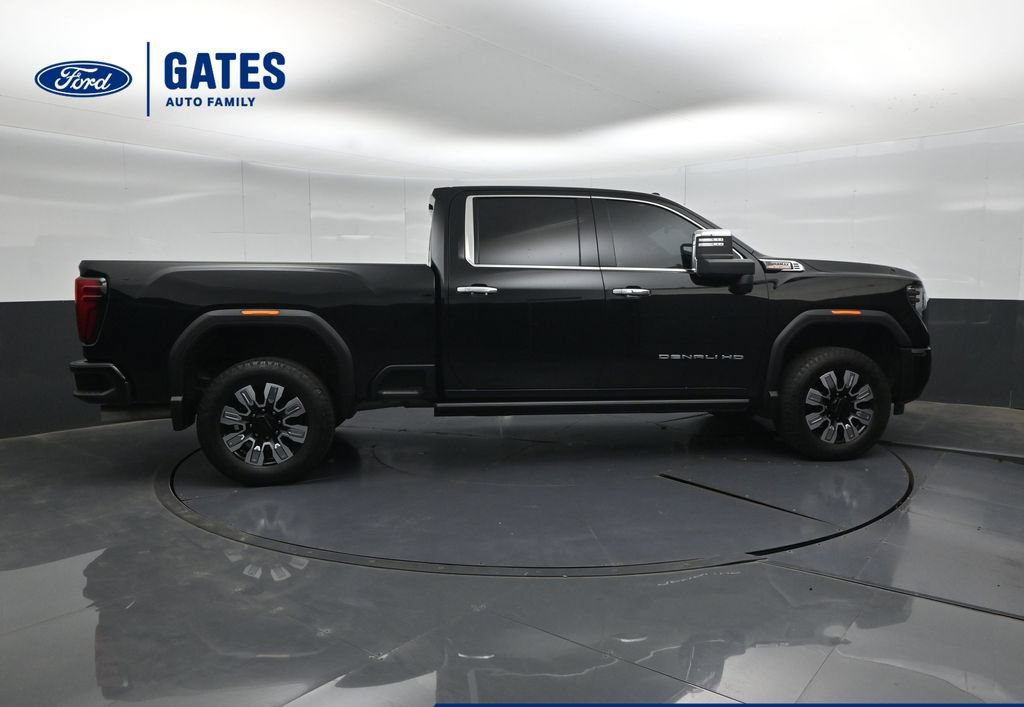 Used 2024 GMC Sierra 2500 Denali w/ Denali Reserve Package AWD/4WD image 3