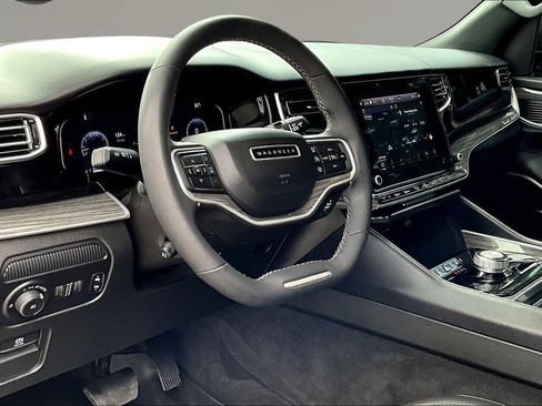 Used 2022 Jeep Wagoneer Series II w/ Premium Group I RWD image 16