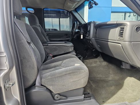 Used 2005 Chevrolet Silverado 2500 LS w/ Heavy-Duty Power Package image 10