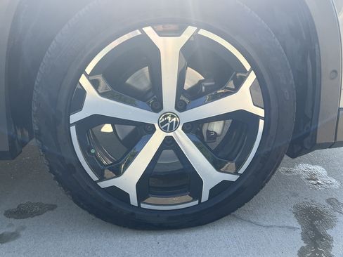 Certified 2026 Volkswagen Tiguan SE FWD image 11