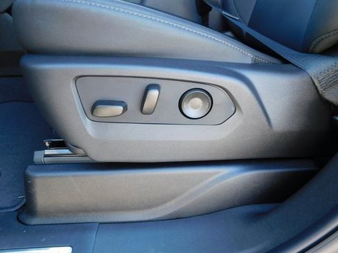 New 2026 Chevrolet Suburban Z71 w/ Comfort Package image 15