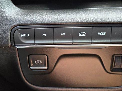 Certified 2023 Cadillac Escalade Premium Luxury AWD/4WD image 32