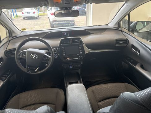 Used 2022 Toyota Prius LE AWD/4WD image 11