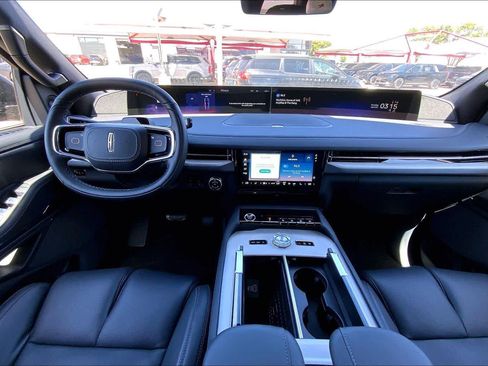 New 2026 Lincoln Navigator L Reserve AWD/4WD image 5