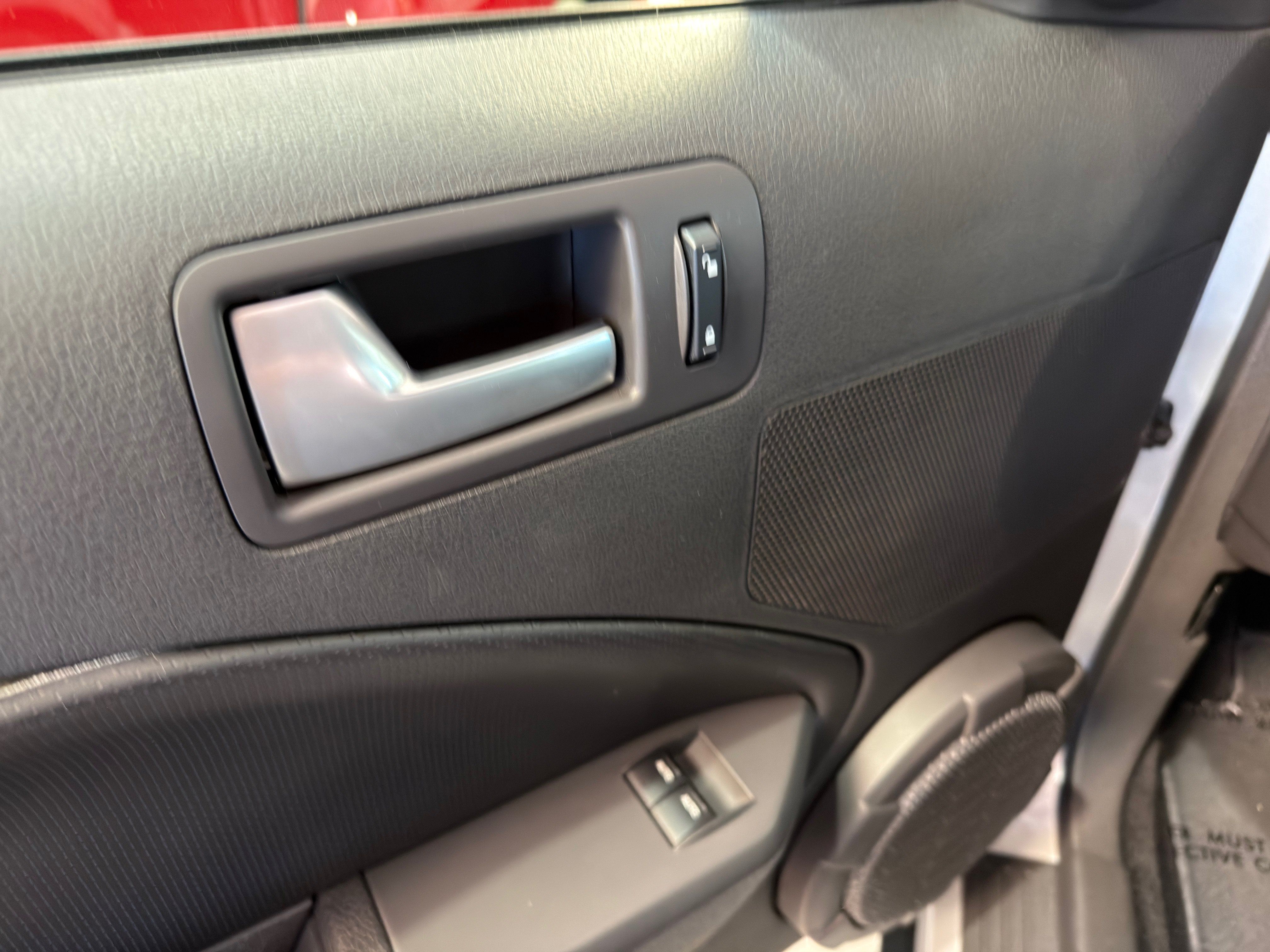 Used 2009 Ford Mustang Shelby GT500 RWD image 17