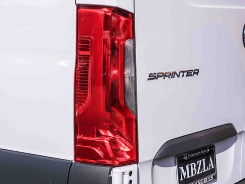 Used 2024 Mercedes-Benz Sprinter 2500 image 7