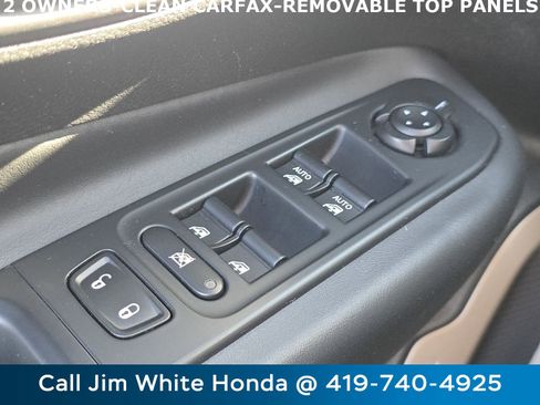 Used 2016 Jeep Renegade 75th Anniversary image 23