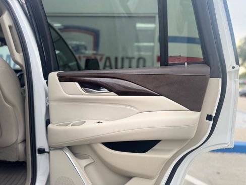 Used 2017 Cadillac Escalade Luxury AWD/4WD image 62