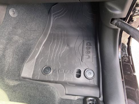 New 2024 Jeep Wrangler Unlimited Rubicon w/ Technology Group image 22