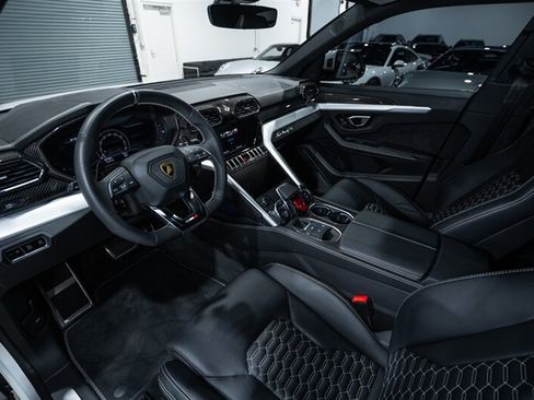 Used 2022 Lamborghini Urus AWD/4WD image 18