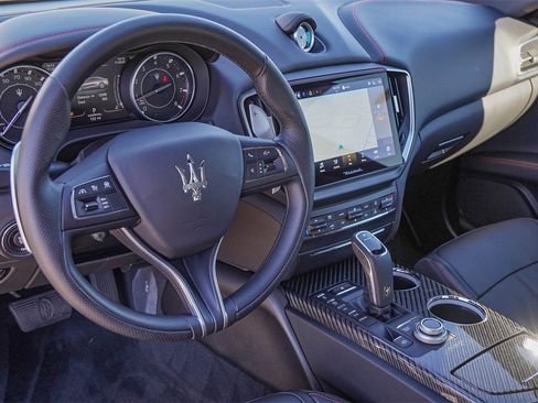 Certified 2024 Maserati Ghibli Modena Q4 image 8
