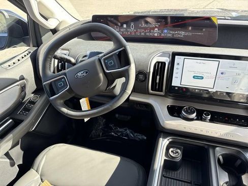 New 2026 Ford Expedition Active RWD image 13