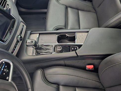 Certified 2022 Volvo XC90 T6 Inscription w/ Climate Package image 25