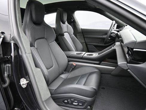 New 2025 Porsche Taycan GTS image 33