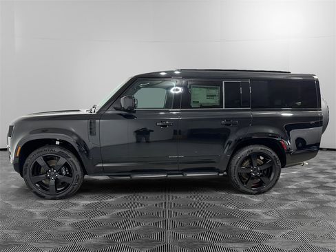 New 2026 Land Rover Defender 130 V8 image 2