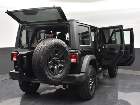 Used 2018 Jeep Wrangler Unlimited Sport AWD/4WD image 35
