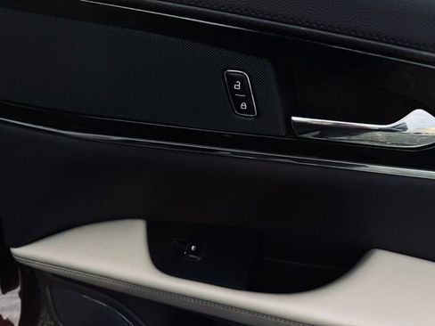 Certified 2023 Lincoln Nautilus AWD w/ Premium Package image 17