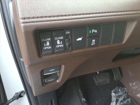 New 2026 Honda Odyssey Touring image 10