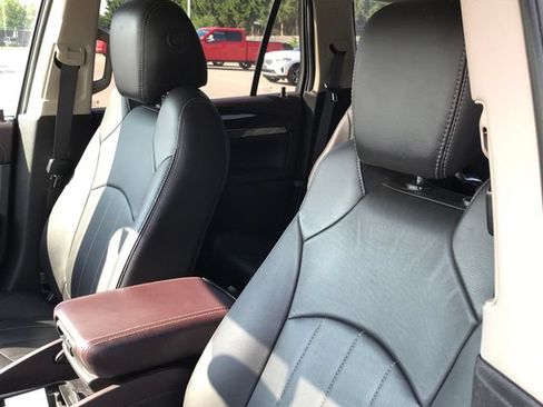 Used 2017 Buick Enclave Leather w/ Trailering Package AWD/4WD image 5