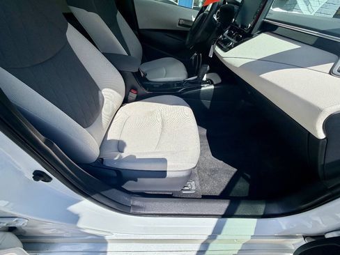 Used 2022 Toyota Corolla LE FWD image 23