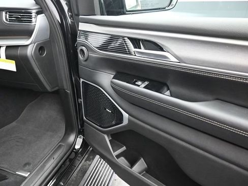 New 2026 Jeep Grand Wagoneer Limited AWD/4WD image 26