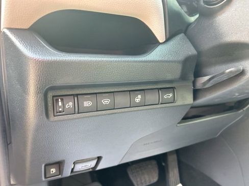 Used 2023 Toyota RAV4 XLE Premium image 36