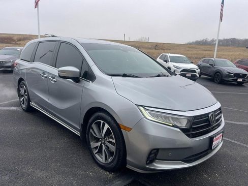 Used 2024 Honda Odyssey Touring image 2