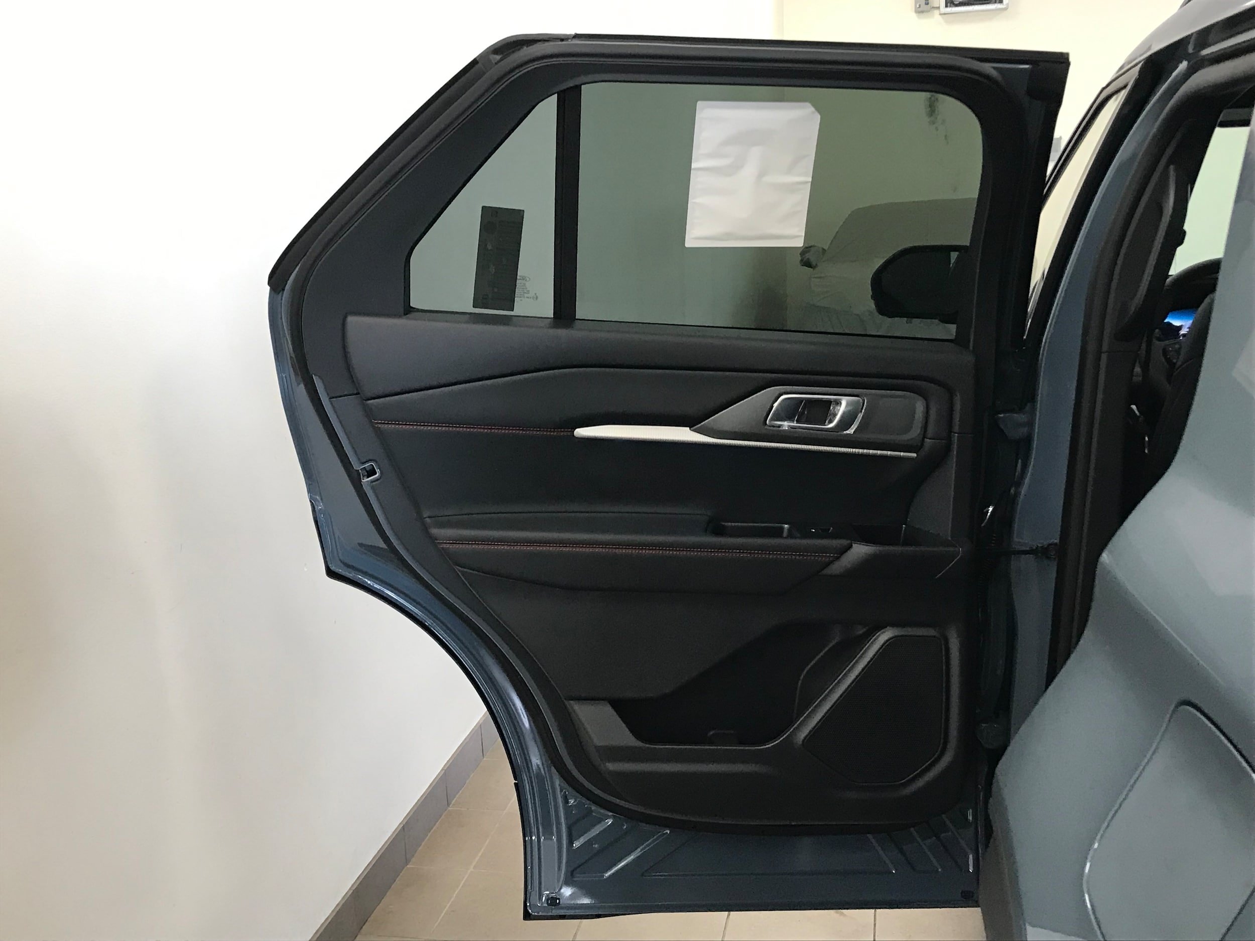 New 2027 Ford Explorer ST-Line w/ Premium Package AWD/4WD image 8
