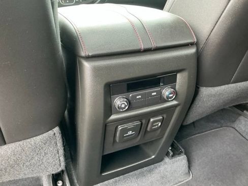 Used 2023 Chevrolet Traverse RS AWD/4WD image 37
