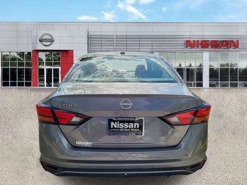 Certified 2025 Nissan Altima 2.5 SV image 6