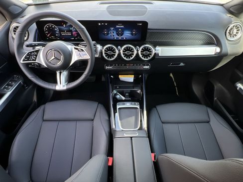 Used 2026 Mercedes-Benz GLB 250 4MATIC image 21