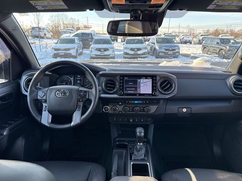 Used 2023 Toyota Tacoma TRD Off-Road image 19