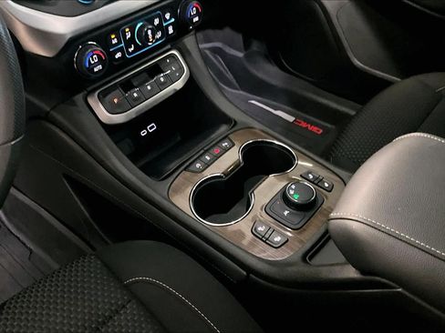 Used 2023 GMC Acadia SLE w/ Driver Convenience Package FWD image 16