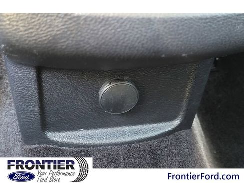 Used 2017 Ford Fusion SE w/ Equipment Group 201A image 10