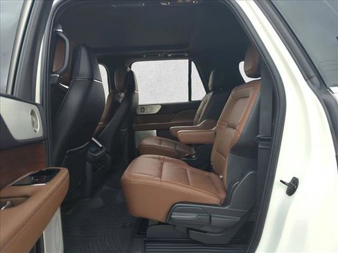 Used 2023 Lincoln Navigator L Reserve image 16