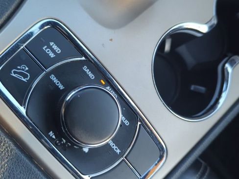 Used 2014 Jeep Grand Cherokee Limited image 25