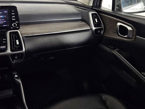 Used 2022 Kia Sorento S w/ Panoramic Sunroof Package image 10